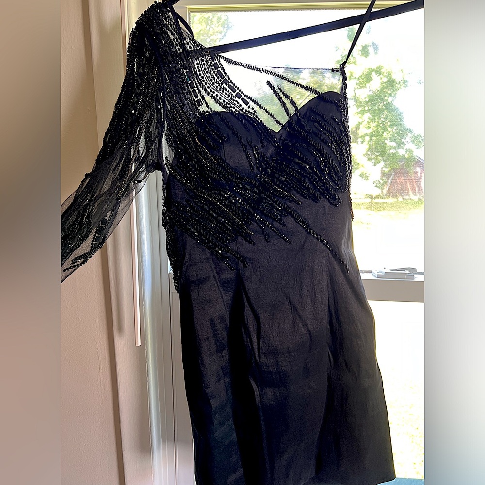Mac Duggal size 8 black mini dress with mesh crystals